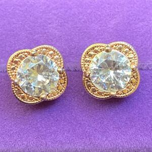 💛 Avon CZ Sparkle Earrings